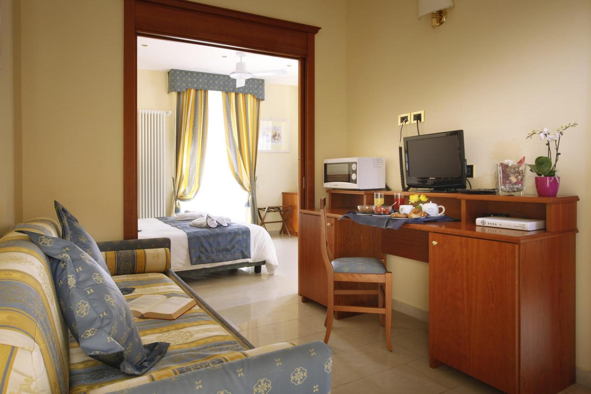 Hotel Ristorante Toscana Αλάσιο Δωμάτιο φωτογραφία